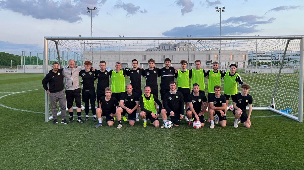 Der FC Winden am See beim Training mit Markus Schopp am ÖFB-Campus