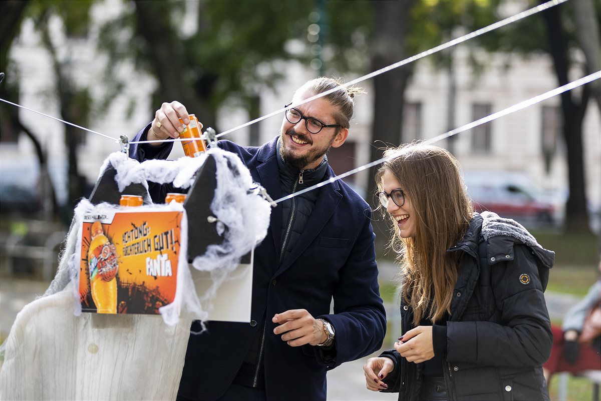 Fanta-Halloween-Prank (8)