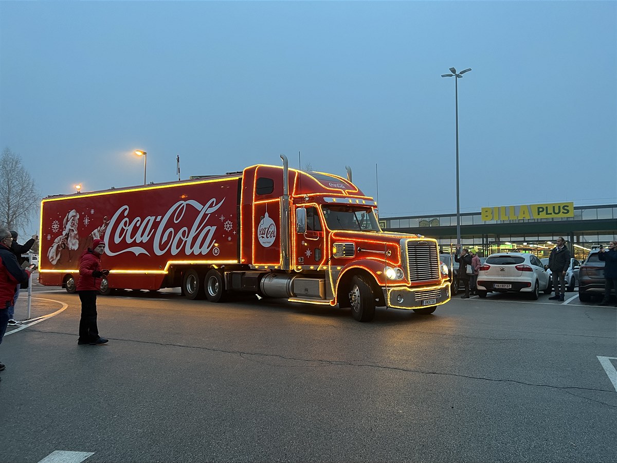 Der Coca-Cola Weihnachtsmann war in Oberalm