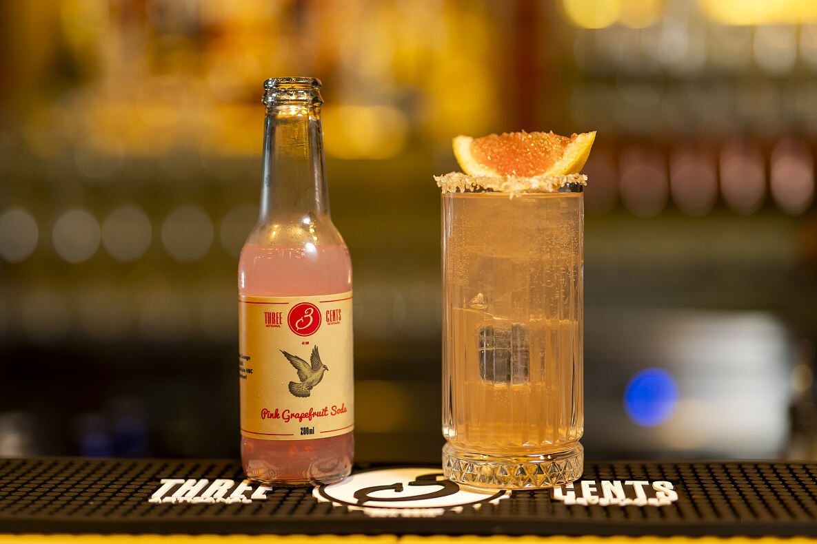 THREE CENTS Pink Grapefruit 