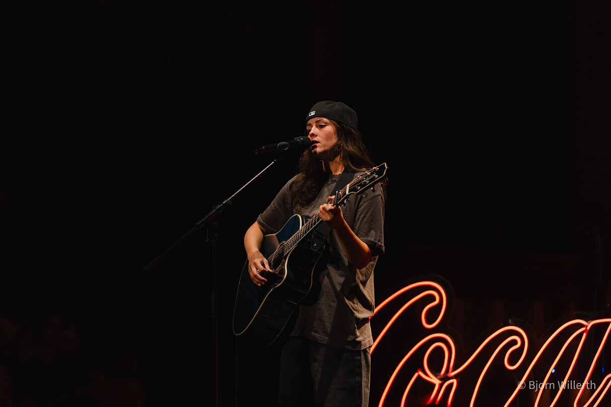 SOUNDCHECK_HEAT#1 _-Lena Schaur