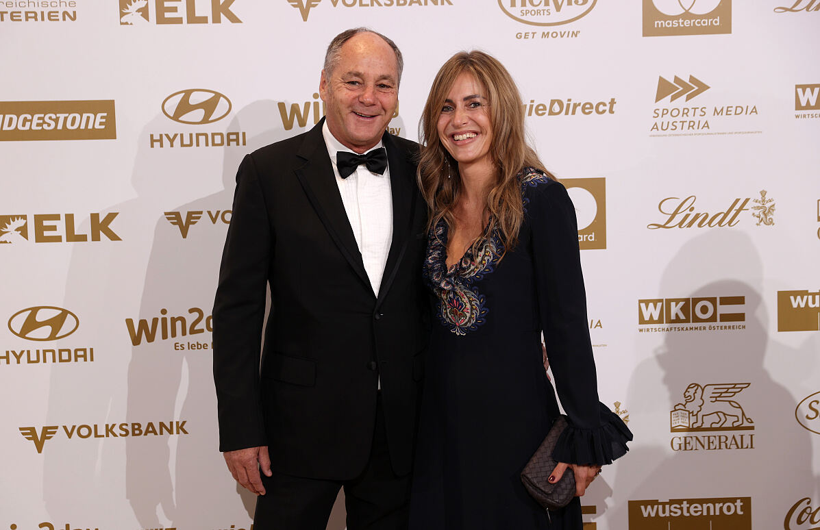 Gerhard Berger mit seiner Partnerin Helene bei der LOTTERIEN Sporthilfe-Gala 2023