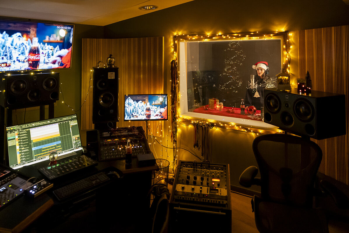 Coca-Cola Xmas Song Lena Schaur (2)