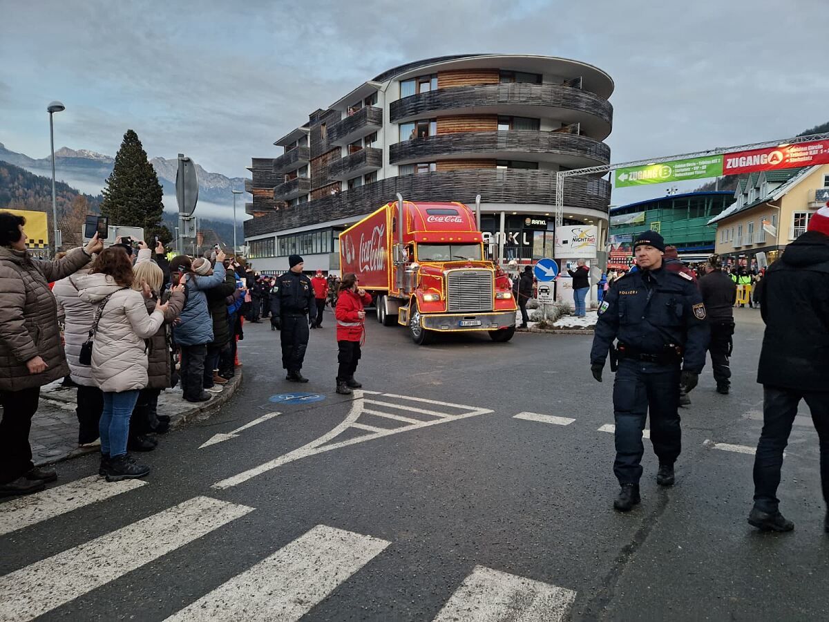 Der Coca-Cola Weihnachtstruck in Schladming
